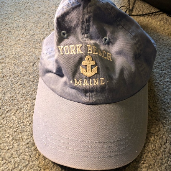 2 UNWORN HATS FOR THE PRICE OF 1 - Picture 2 of 4